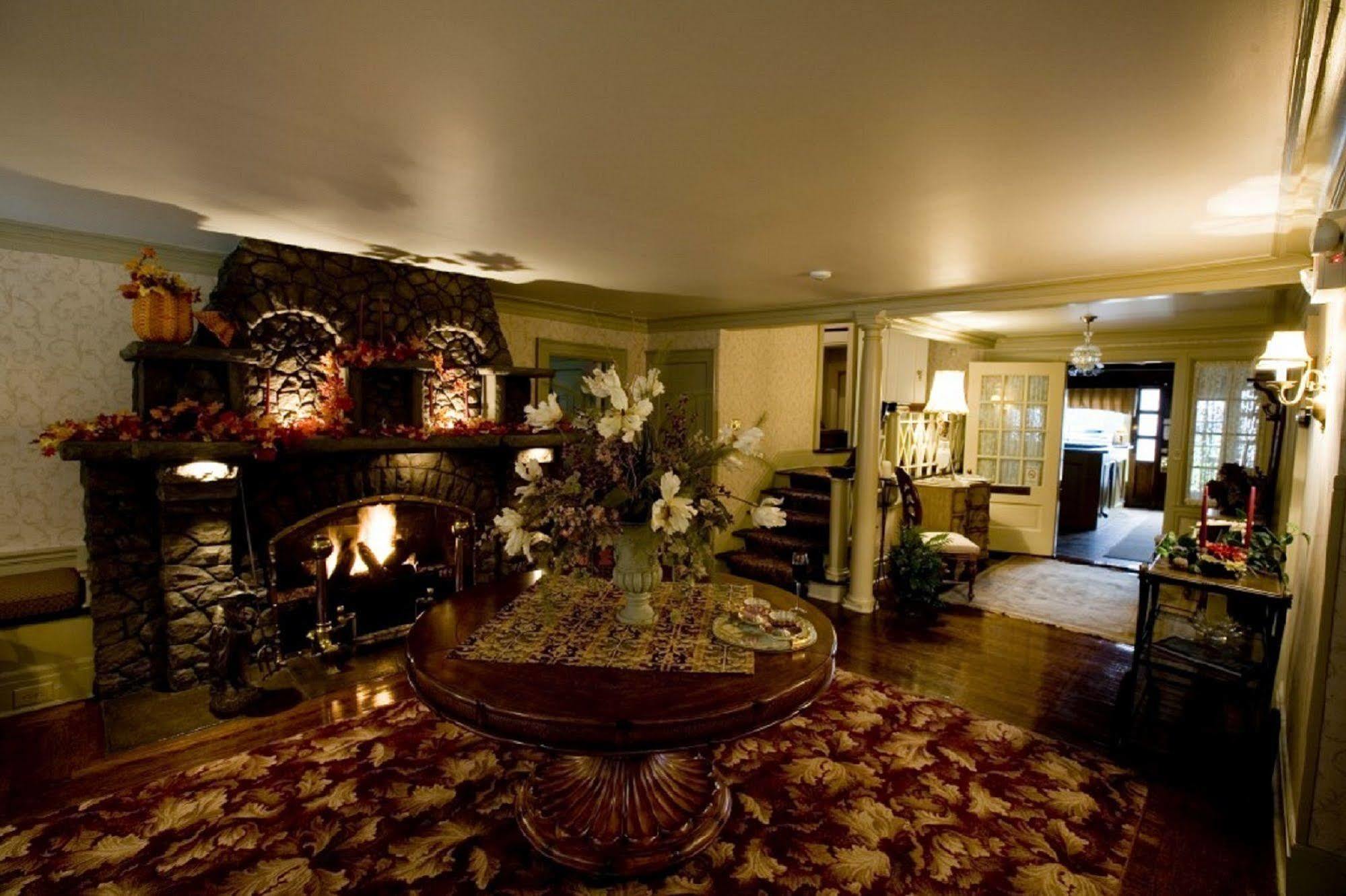 Julias Bed And Breakfast Hubbard 外观 照片
